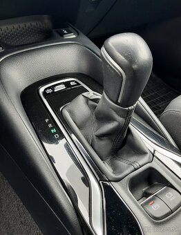 Predám  Toyota Corolla 1.8 Hybrid e-CVT Comfort, 72kW, A/T - 14