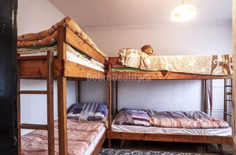 PREDAJ Rodinný dom s veľkým pozemkom a vlastnou studňou, Skl - 14