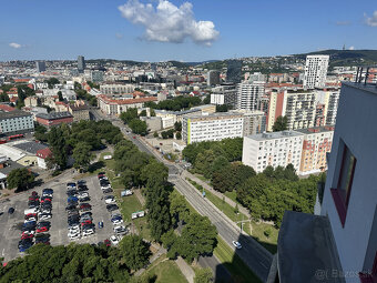Čarovný panoramatický  výhľad na Bratislavu z 21. poschodia  - 14