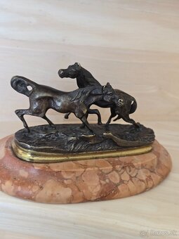 Bronzová socha kone - 14