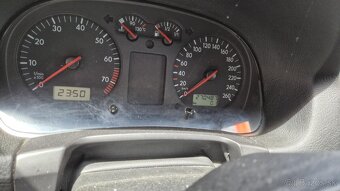 Volkswagen Bora 1,6i 74kw - 14