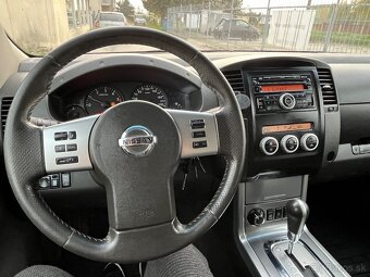 Nissan Navara 4WD s uzávierkou - 14