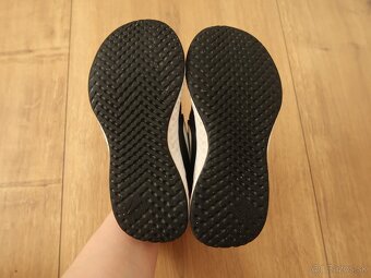 Tenisky NIKE č. 28 (vnút. dĺžka 17,7 cm) - TOP STAV - 14