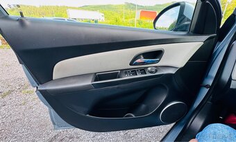 Chevrolet Cruze 2.0 VCDi 120 kW – slovenské vozidlo - 14