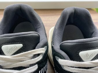 New Balance 9060 | EUR 44,5 - 14