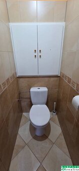Na predaj iba 17 ročný, 3 izbový byt v obci Vlčkovce - 14