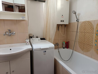 Predaj 3 izbový tehlový byt s balkónom, 78 m2 centrum Brezno - 14