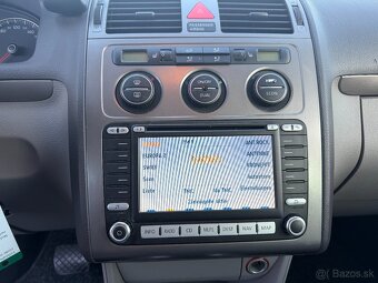 Volkswagen Touran 2.0 TDI Trendline DSG - 14