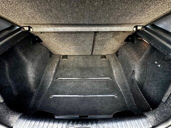 Predám BMW 1 e87 2.0i 90kw 2010 FaceLift - 14