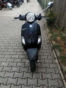 Piaggio Vespa LX 125 - 14
