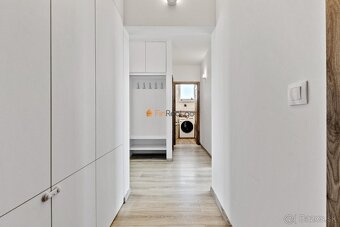 Na Predaj príjemný 4izb.byt,terasa,gar.státie v cene - 14