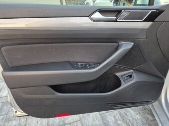 Volkswagen Passat 1.5 TSi 110kw DSG 2019 LED DPH - 14