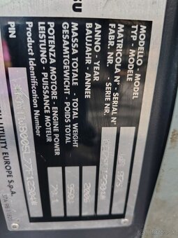 Rýpadlonakladač Komatsu WB97S - 14