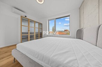 EXKLUZÍVNY MEZONETOVÝ 4i byt ( 103 m2 ), NADSTAVBA, KLÍMA, L - 14