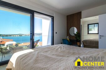 NA PREDAJ novopostavená vila s bazénom /280 m² / Dalmátsko,  - 14