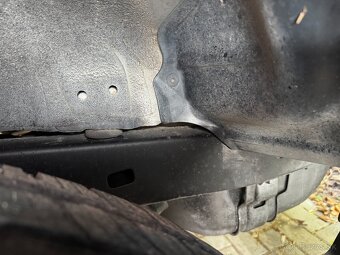 Toyota Land cruiser 120 3,0 D-4D 122KW pôvodný lak,dovoz IT - 14