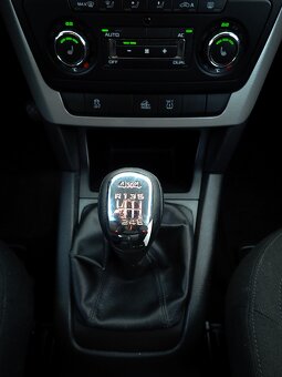 ŠKODA YETI 2.0 TDI 4x4 125kW - EXPERIENCE -XENON, ŤAŽNE - 14