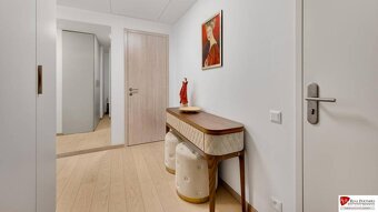 REB.sk Prenájom 4 izb. byt,127 m2,Sky park, Továrenská ul, S - 14