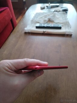 Predám iPhone SE (2020) 64 Gb Product Red vo funkčnom stave - 14