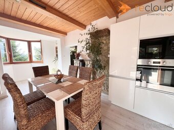 Štýlový rodinný dom v Prievidzi na PREDAJ - 14