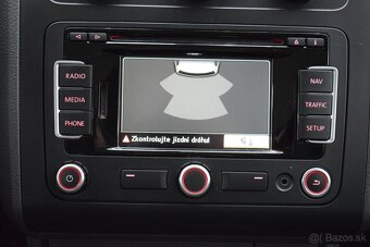 Volkswagen Touran 1,6 TDi 77 kW, 7-míst,NAVI,1.maj., - 14