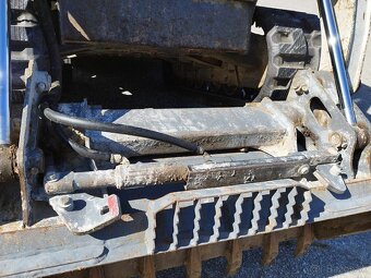 Pasovy nakladac Takeuchi TL230 s klimou, SPZ, High Flow. - 14