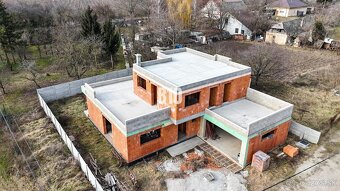 CABAJ - časť Riegler  - 6 izbový RD - hrubá stavba - DVOJGAR - 14