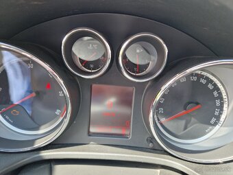 Opel Insignia ST - 14