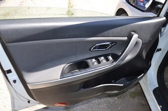 Kia Ceed sporty wagon 1.4 CVVT, 73 kW, M6, havarovaná - 14