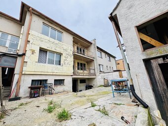 NA PREDAJ DVOJPODLAŽNÝ RODINNÝ DOM V SKALICI, ul. Bajanova - 14