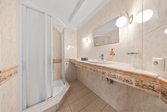 Prenájom 4-izbového bytu v centre Bratislavy – Šancová ulica - 14