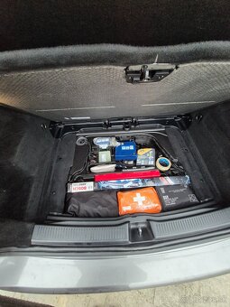 MERCEDES B180d - 14