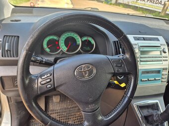 Toyota corolla verso - 14