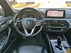BMW Rad 5 530e xDrive iPerformance A/T Sedan - 14