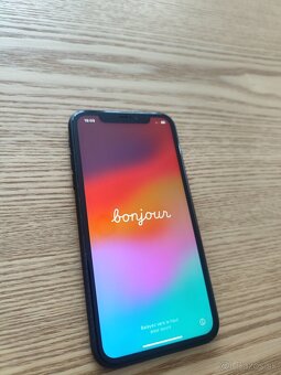 iPhone XR black - super stav + v záruke - 14