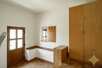 REZERVOVANÉ - Exkluzívny predaj rodinného domu v obci Jelšov - 14