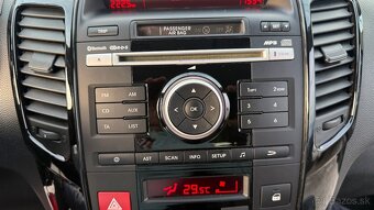 Kia Venga 1.6 CRDi VGT TX - 14