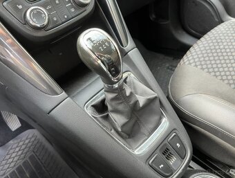 Opel Zafira Tourer 1.4 benzín + LPG - 14