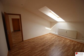 REB.sk ponúka na predaj administratívnu budovu s bytom v cen - 14