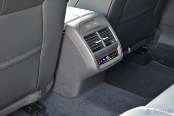 Volkswagen Passat Variant 2.0TDI 110KW DSG AUTOÚVER OD 0% - 14