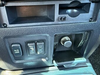 Mitsubishi Pajero IV 3.2 DiD 147kw 2 miestna verzia - 14