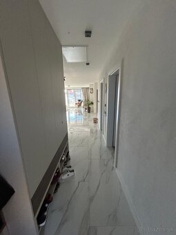 Ponúkam na predaj štýlový rodinný dom pri Senci - 14