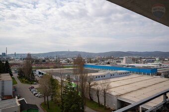 PREDAJ: veľký 3 izbový byt, staršia Novostavba, Nová Rožňavs - 14