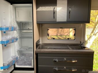Karavan Hobby 490 KMF De Luxe NOVÝ - 21.950.-€ bez DPH - 14
