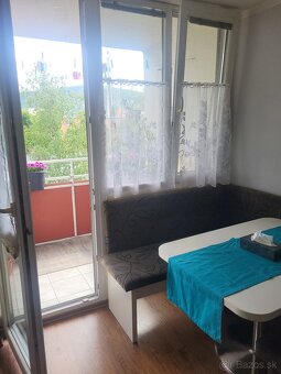 Predám 4izbovy prerobený, zariadený a klimatizovaný - 14