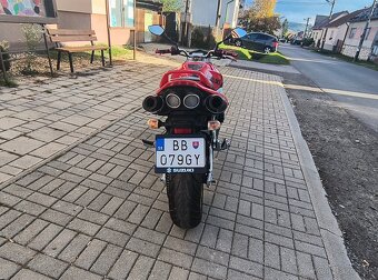 Suzuki GSR 600 - 14