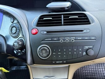 Honda Civic 1.8 Benzín Automat - 14