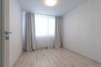 NA PREDAJ 3 IZBOVÝ BYT S VEĽKOU LODŽIOU PO KOMPLETNEJ REKONŠ - 14