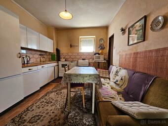 REZERVOVANÉ - Veľký RD s 2 bytmi na rovnom 1973m2 poz. - 14