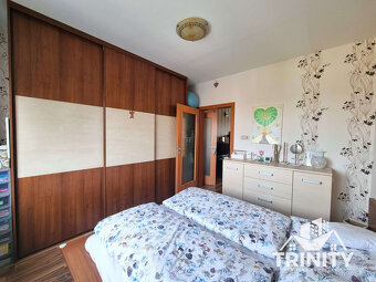 Novinka - Na predaj kompletne zariadený 4-izbový byt s balkó - 14